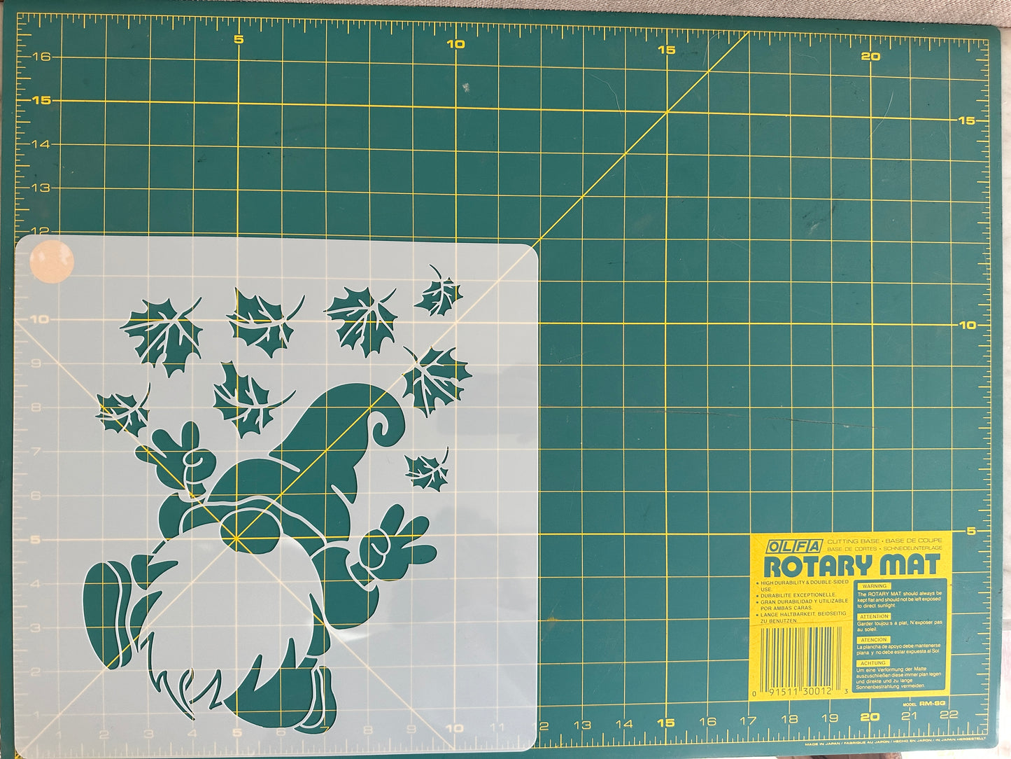 Fall leaf gnome - new